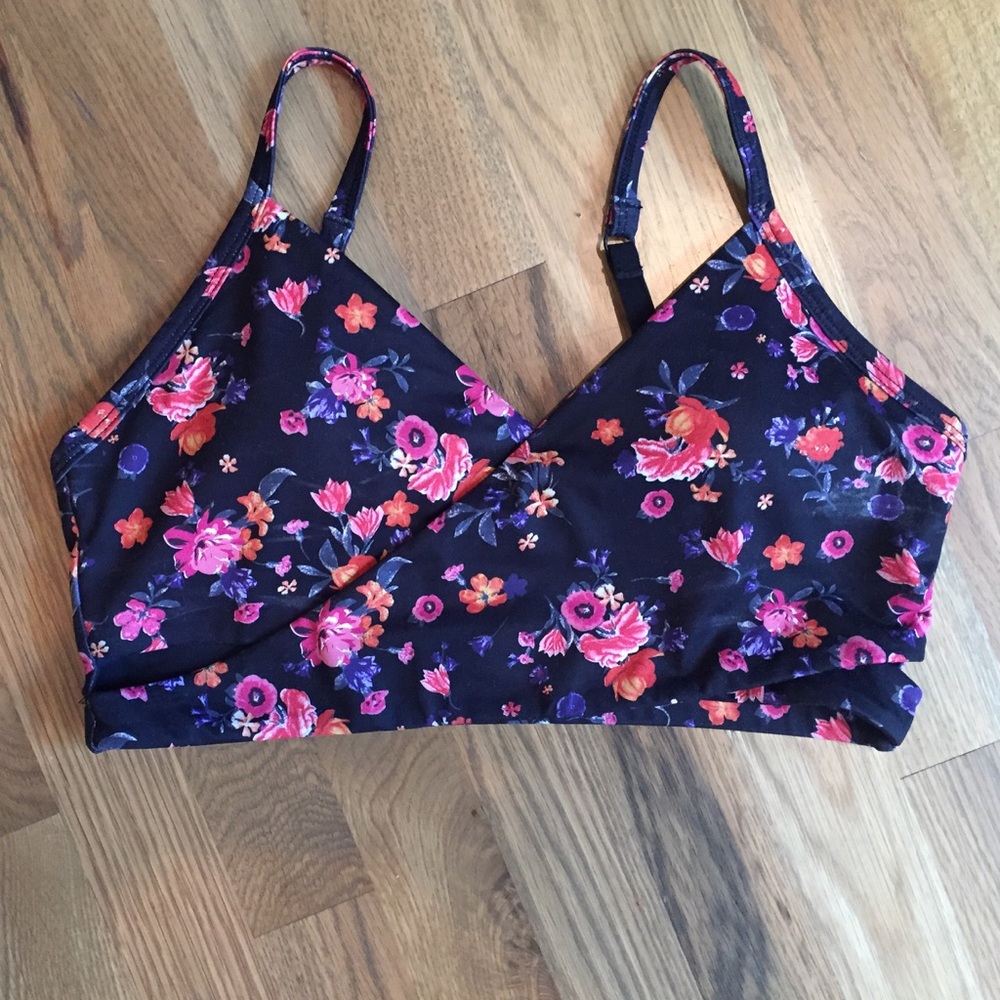 Athletic bra